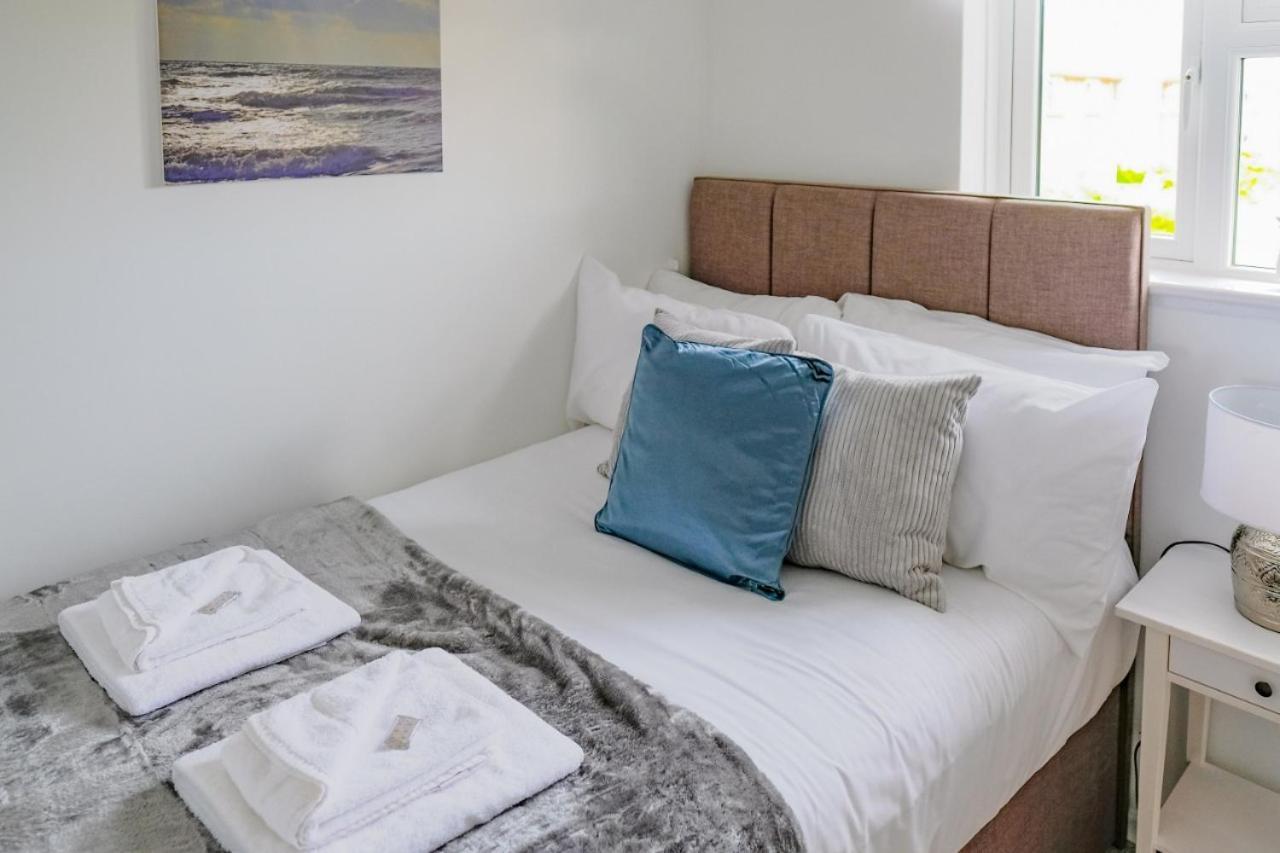 Modern & Artistic Design Humphreys Lodge - Sleep 6 CBG Extérieur photo