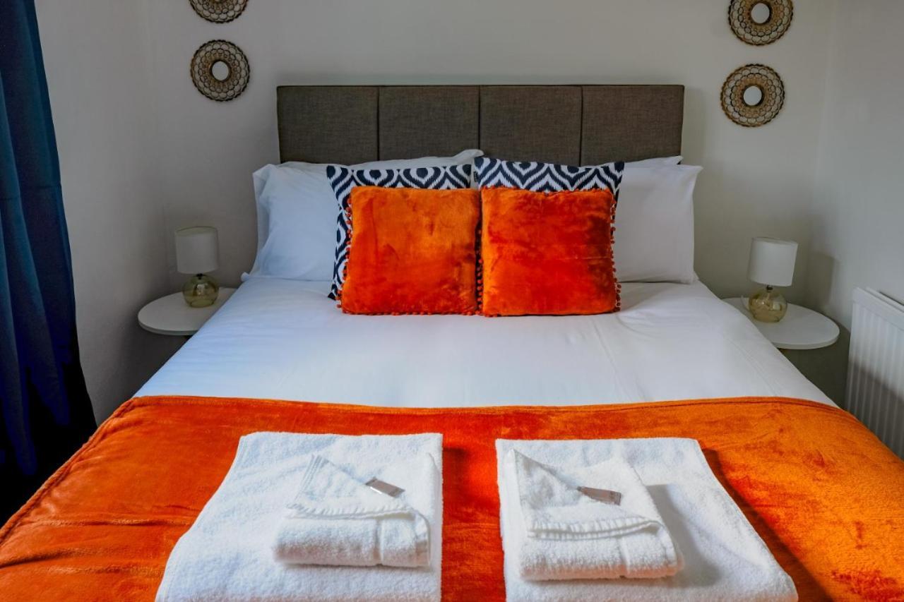 Modern & Artistic Design Humphreys Lodge - Sleep 6 CBG Extérieur photo